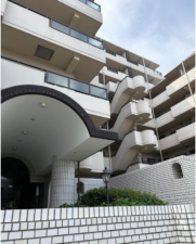 神戸市垂水区美山台、マンションの外観画像です