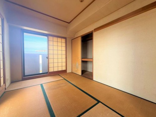 神戸市垂水区王居殿、マンションの内装画像です