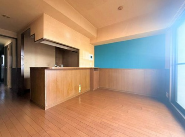 神戸市垂水区王居殿、マンションの内装画像です