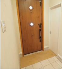 神戸市垂水区五色山、中古一戸建ての玄関画像です