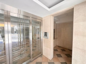 神戸市垂水区瑞ケ丘、マンションのエントランス画像です