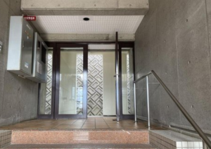 神戸市垂水区霞ケ丘、マンションのエントランス画像です