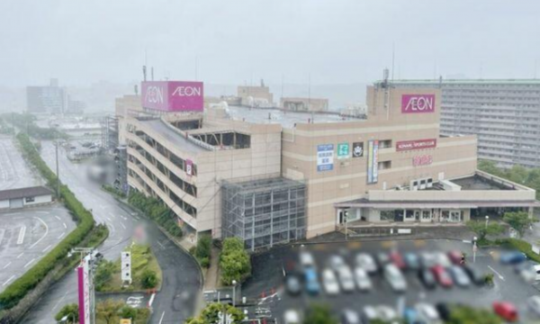 神戸市垂水区青山台、マンションのショッピングセンター画像です