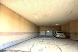 神戸市垂水区高丸、マンションの駐車場画像です