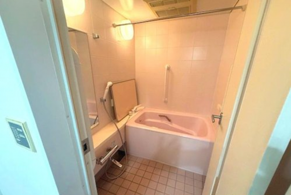 神戸市垂水区高丸、マンションの風呂画像です