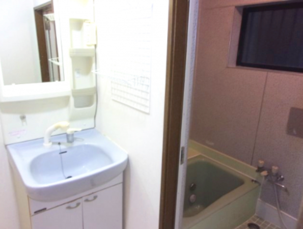 神戸市垂水区塩屋町、中古一戸建ての洗面画像です