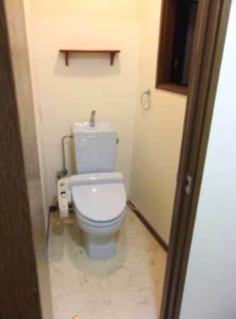 神戸市垂水区塩屋町、中古一戸建てのトイレ画像です