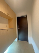 神戸市垂水区青山台、マンションの玄関画像です