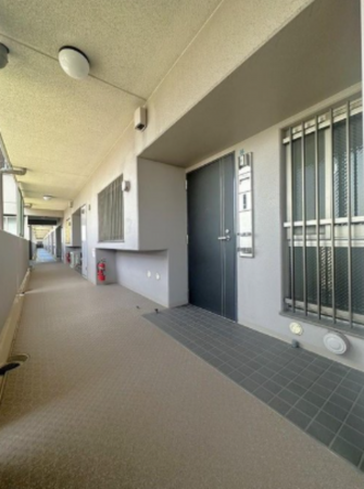 神戸市垂水区青山台、マンションの玄関画像です