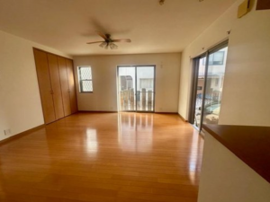 神戸市垂水区北舞子、中古一戸建ての居間画像です