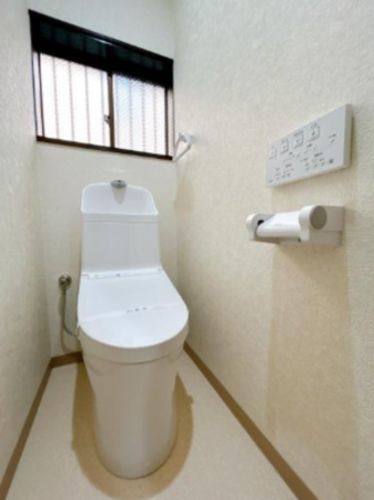 神戸市垂水区千代が丘、中古一戸建てのトイレ画像です