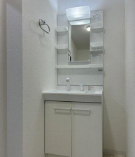 神戸市垂水区旭が丘、中古一戸建ての洗面画像です