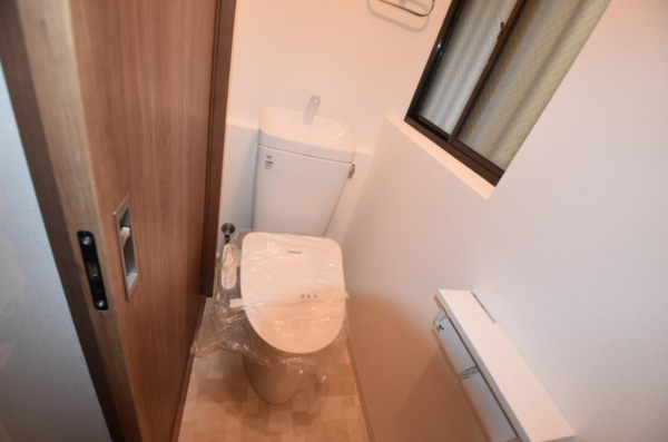 神戸市垂水区旭が丘、中古一戸建てのトイレ画像です