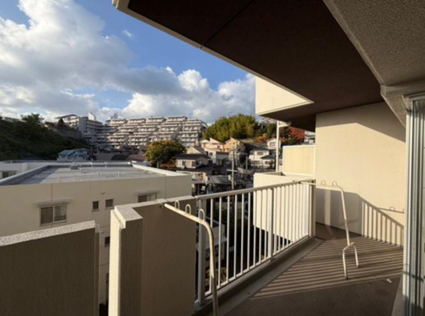 神戸市垂水区西舞子、マンションのバルコニー画像です