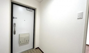 神戸市垂水区清水が丘、マンションの玄関画像です