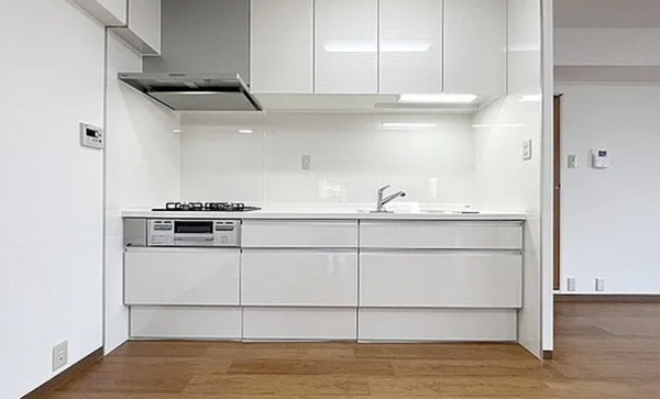 神戸市垂水区清水が丘、マンションのキッチン画像です