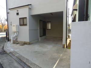 神戸市垂水区舞子坂、中古一戸建ての駐車場画像です