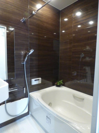 神戸市垂水区舞子坂、中古一戸建ての風呂画像です