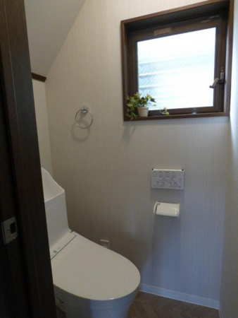 神戸市垂水区舞子坂、中古一戸建てのトイレ画像です