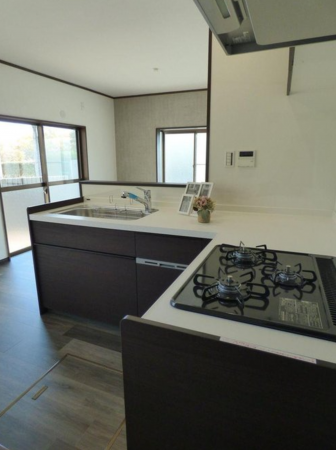 神戸市垂水区舞子坂、中古一戸建てのキッチン画像です