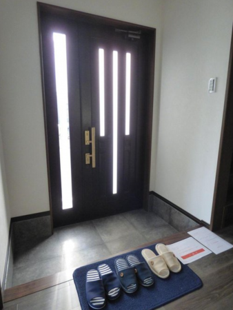 神戸市垂水区舞子坂、中古一戸建ての玄関画像です