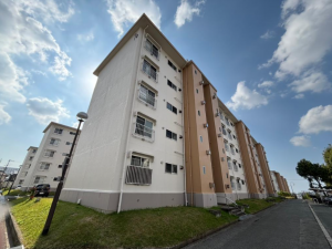 神戸市垂水区青山台、マンションの外観画像です