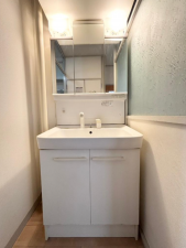 神戸市垂水区青山台、マンションの洗面画像です