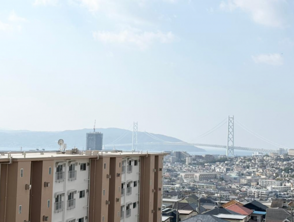 神戸市垂水区青山台、マンションの外観画像です