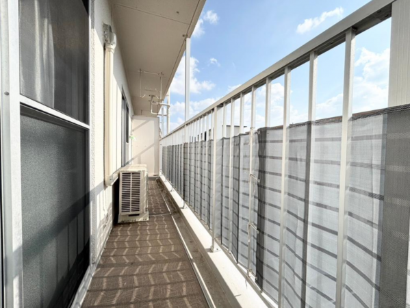 神戸市垂水区青山台、マンションのバルコニー画像です