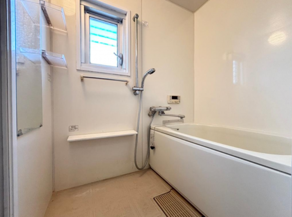 神戸市垂水区青山台、マンションの風呂画像です