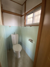 神戸市垂水区西舞子、中古一戸建てのトイレ画像です