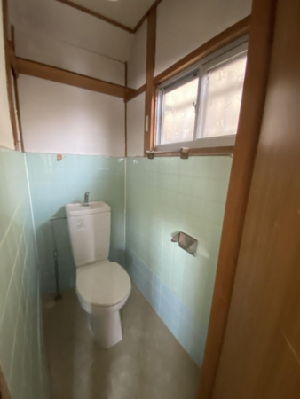 神戸市垂水区西舞子、中古一戸建てのトイレ画像です