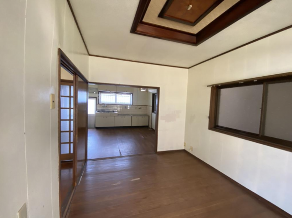 神戸市垂水区西舞子、中古一戸建ての居間画像です