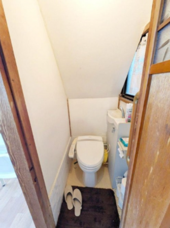 神戸市垂水区霞ケ丘、中古一戸建てのトイレ画像です