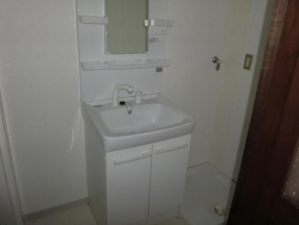 神戸市垂水区霞ケ丘、中古一戸建ての洗面画像です