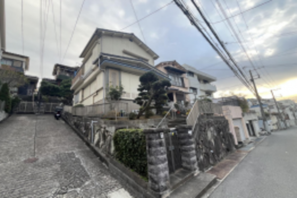 神戸市垂水区千代が丘、中古一戸建ての外観画像です