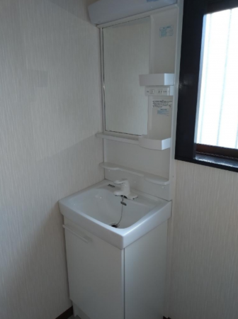 神戸市垂水区北舞子、中古一戸建ての洗面画像です