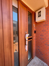 神戸市垂水区五色山、マンションの玄関画像です