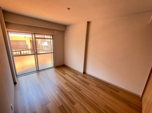 神戸市垂水区五色山、マンションの内装画像です