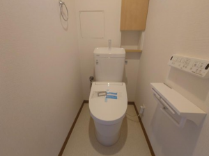 神戸市垂水区千代が丘、マンションのトイレ画像です