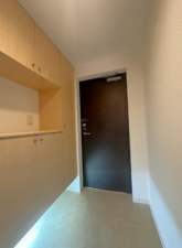 神戸市垂水区青山台、マンションの玄関画像です