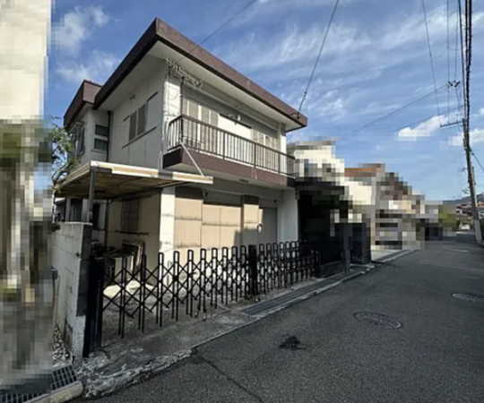 神戸市垂水区美山台、土地の前面道路を含む現地写真画像です