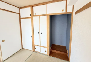 神戸市垂水区星陵台、マンションの収納画像です