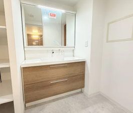 神戸市垂水区星陵台、マンションの洗面画像です