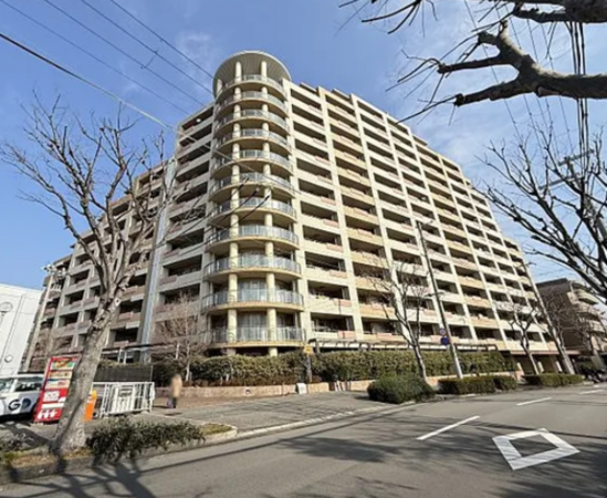 神戸市垂水区星陵台、マンションの外観画像です