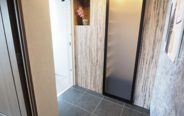 神戸市垂水区星が丘、マンションの玄関画像です