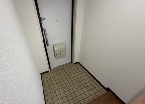 神戸市垂水区清水が丘、マンションの玄関画像です