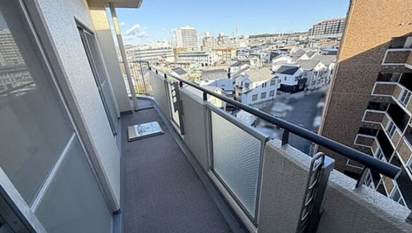 神戸市垂水区清水が丘、マンションのバルコニー画像です