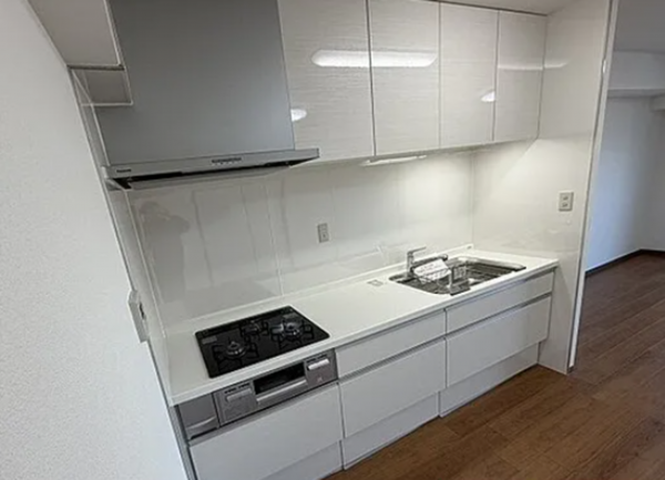 神戸市垂水区清水が丘、マンションのキッチン画像です