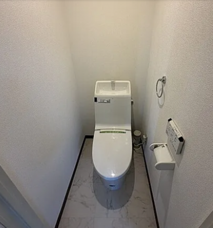 神戸市垂水区清水が丘、マンションのトイレ画像です